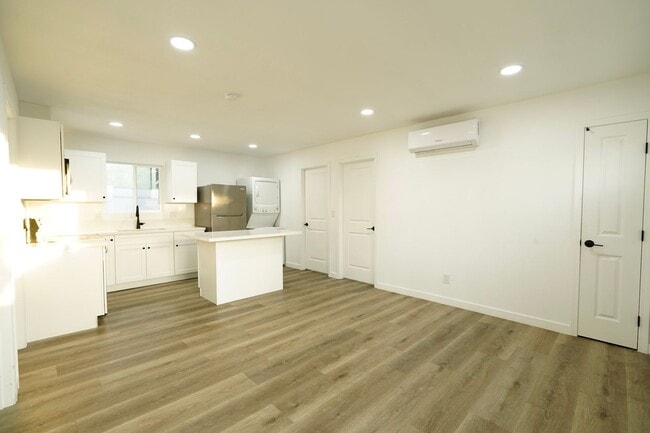 Building Photo - 925 Ohio St