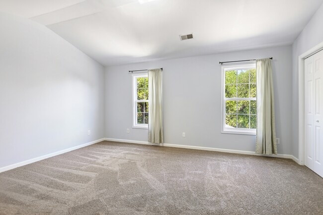 Building Photo - 1406 Hamlin Park Cir