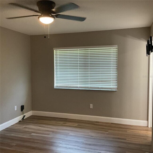 Building Photo - 6377 Myrtlewood Rd