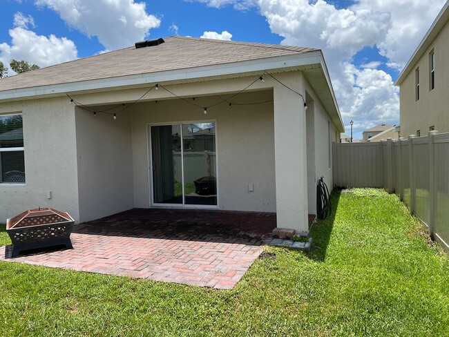 Building Photo - 3 Bedroom 2 Bath Single-Family Home (Garden Village)