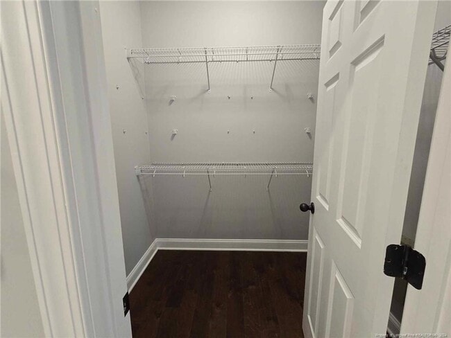 Building Photo - Rental in gated Gates Four!