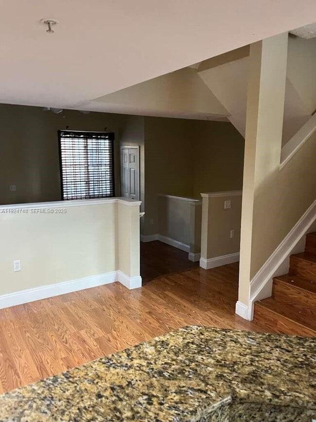 Building Photo - 2891 NE 185th St