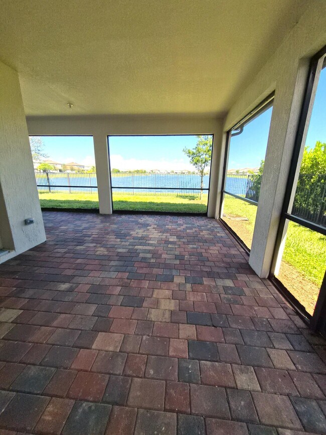 Building Photo - 8295 Vaulting Dr