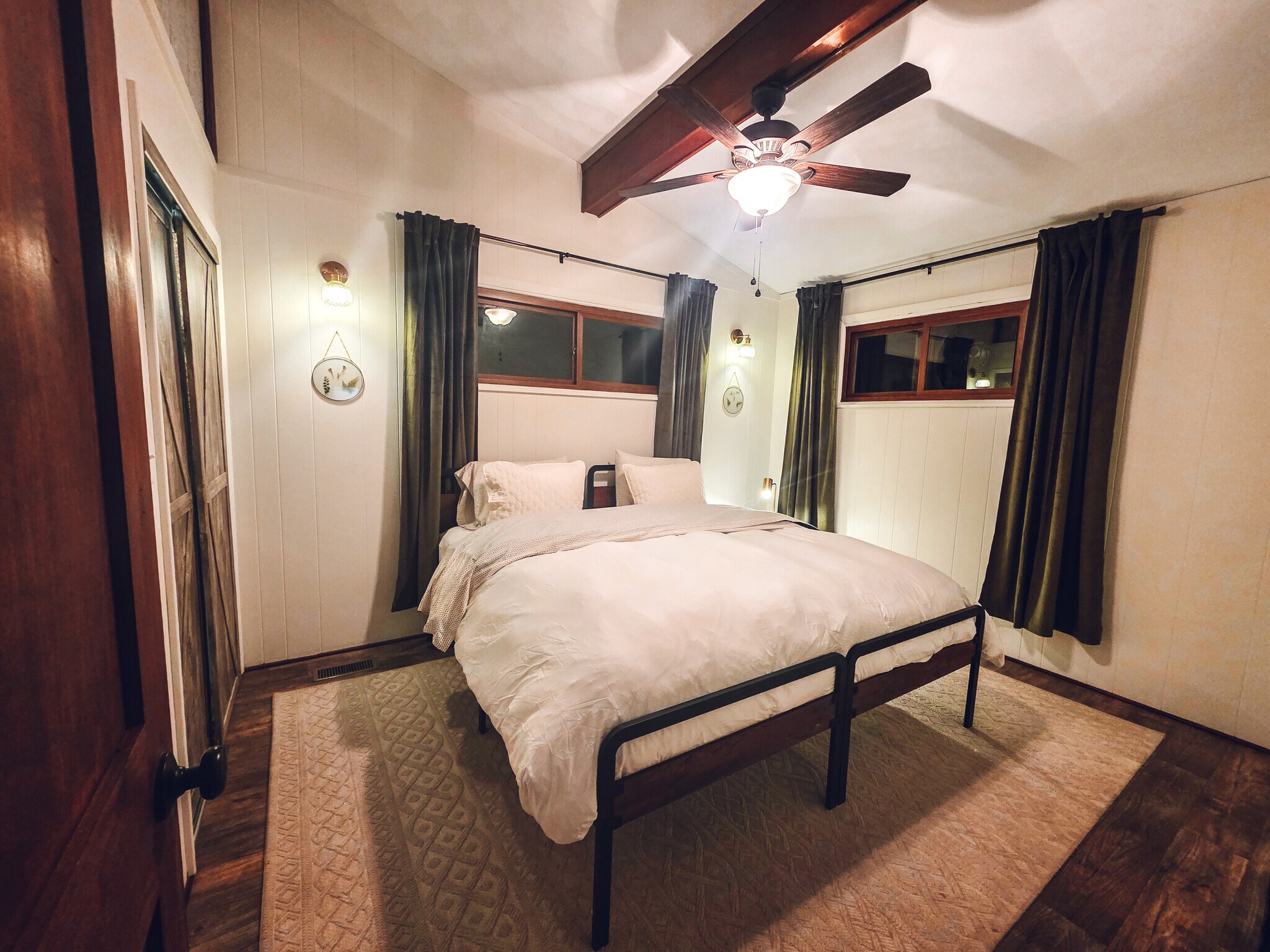 The twin beds can be pushed together to make a king-sized bed if you prefer. - 1008 W Singing Woods Rd