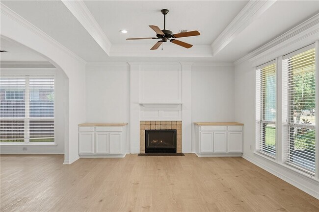 Building Photo - 8426 Alison Ave