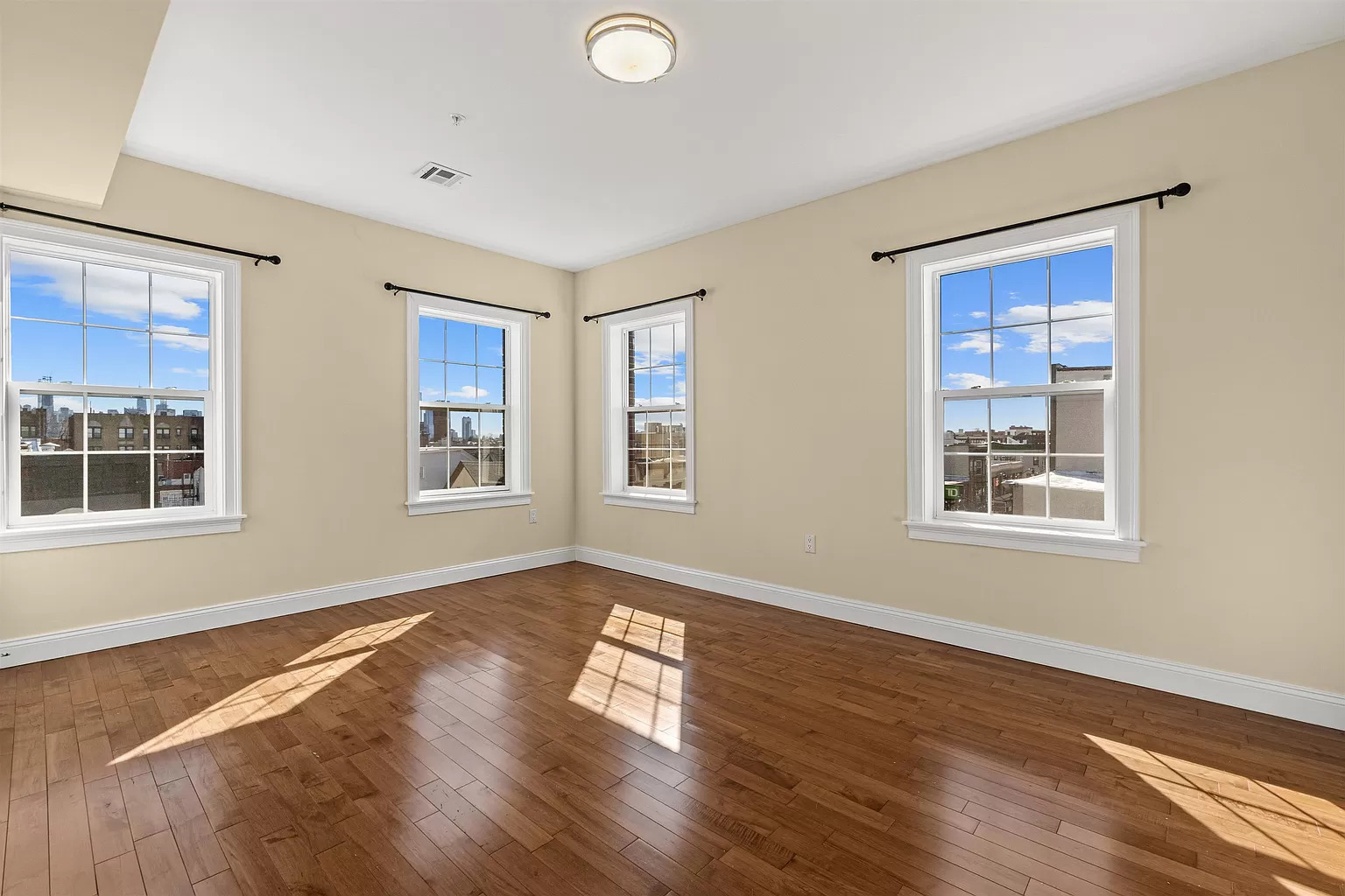 Building Photo - 4401 BERGENLINE Ave