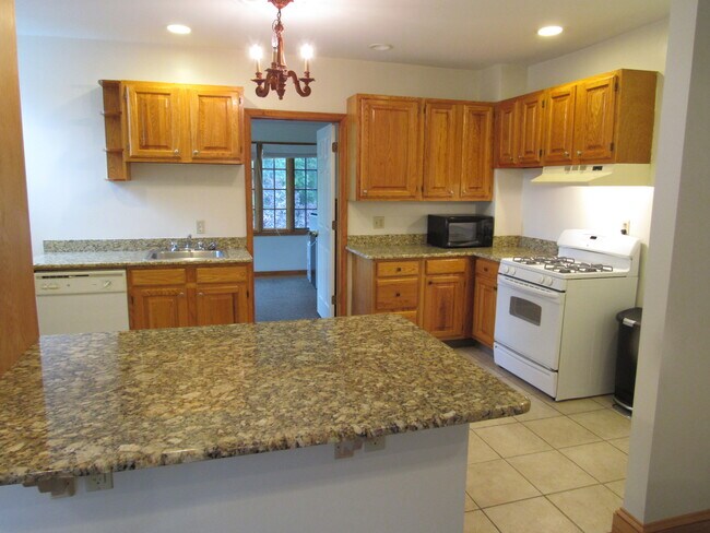 Primary Photo - 480 Quigley Ave