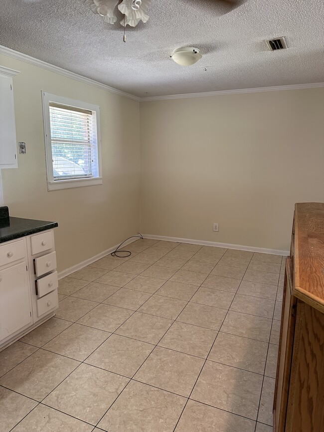 Building Photo - 6 Mancuso Dr