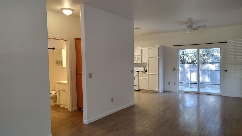 Building Photo - 7252 Parriza Ct