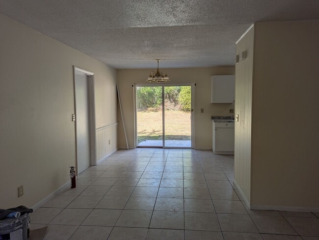 Building Photo - 3 Bedroom House For Rent, Lawncare included.