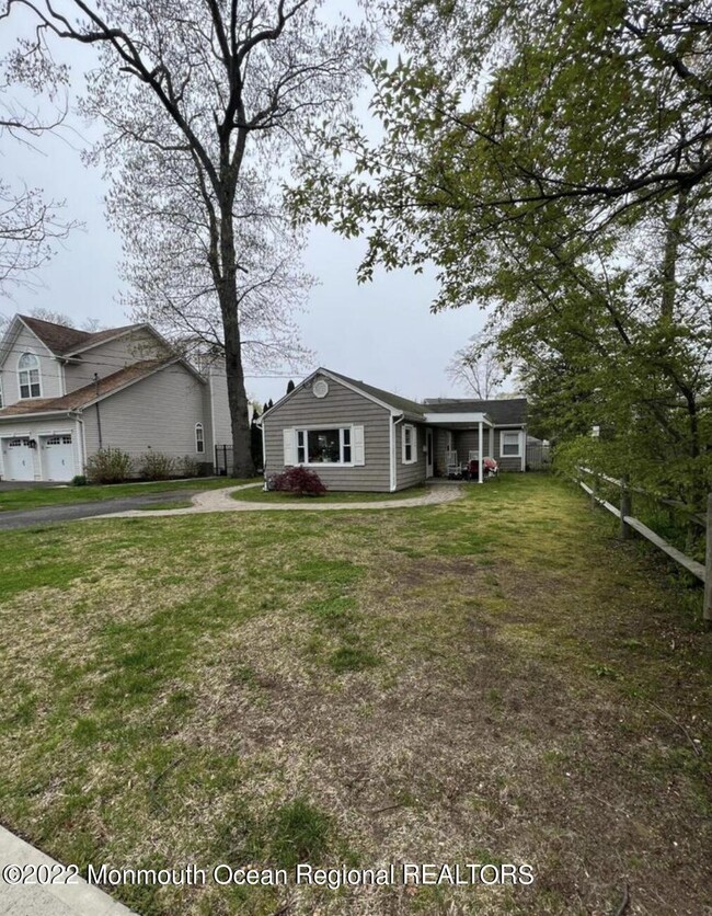 Building Photo - 451 Harnell Ave