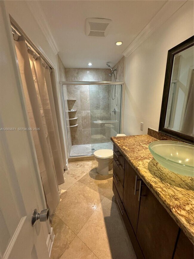 Building Photo - 3920 Woodside Dr