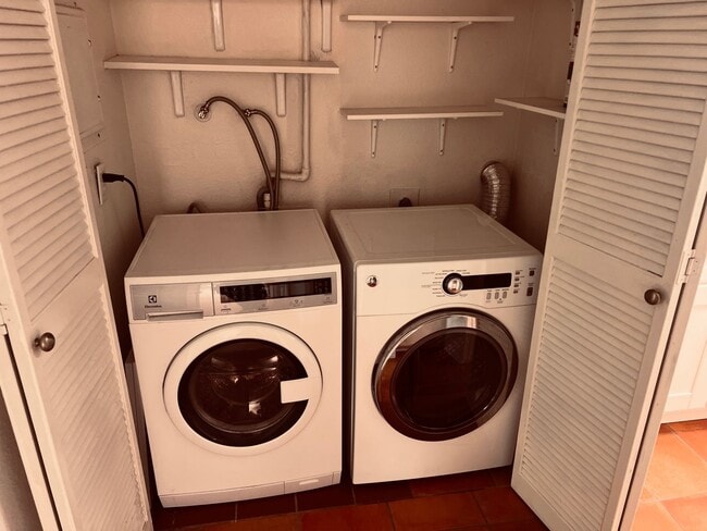 Building Photo - **Recently Lower Rent** Mission Valley Large Two Bedroom Two Bathroom Condo for Rent