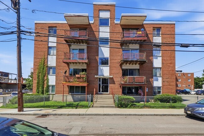 Building Photo - 800 Hyde Park Ave
