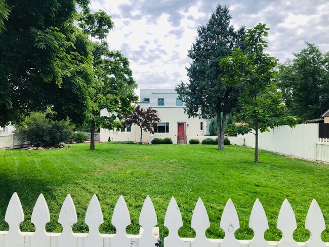 Building Photo - 4090 Jay St