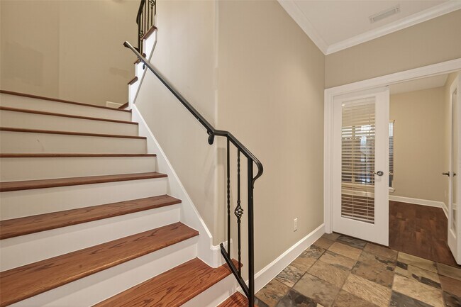 Building Photo - 5111 Inker St