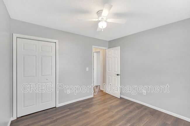 Building Photo - 1005 Tj Ln