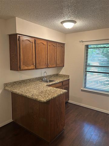 Building Photo - 820 Lake Forest Ct