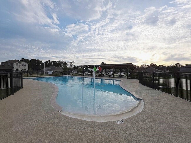 Building Photo - 40821 Hawthorne Glades St