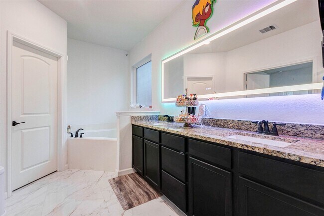 Building Photo - 22127 Roxanne Field Ln