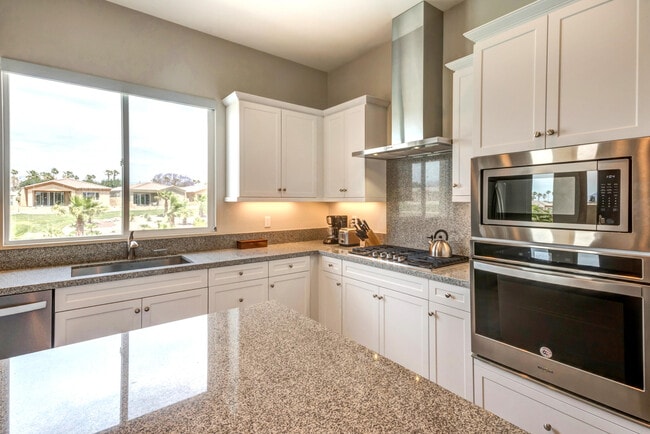 Building Photo - 67424 Zuni Ct