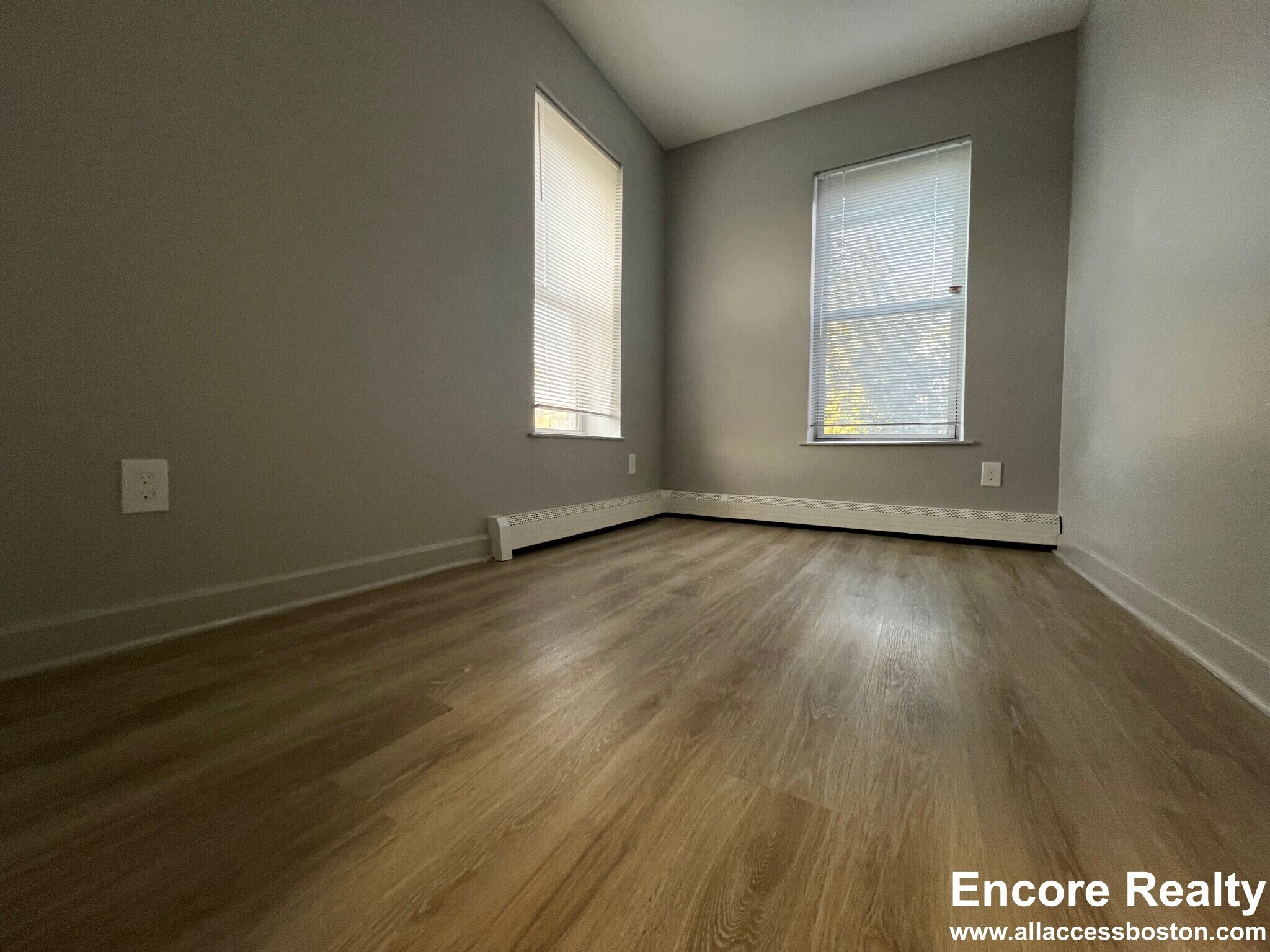 Building Photo - 130 Warren St