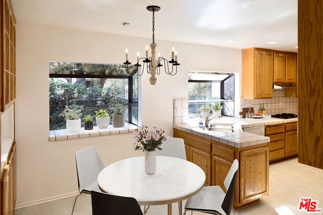 Building Photo - 1228 Peck Dr