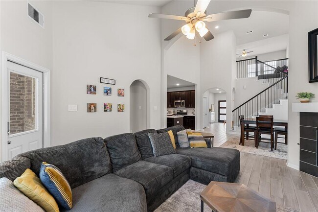 Building Photo - 1226 Tilia Crk Ln