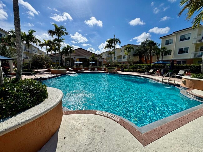 Building Photo - 9857 Baywinds Blvd