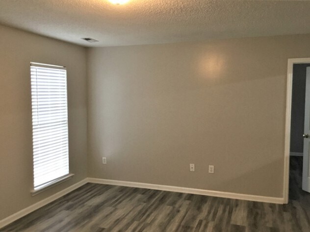 Building Photo - 10212 Illoria Dr