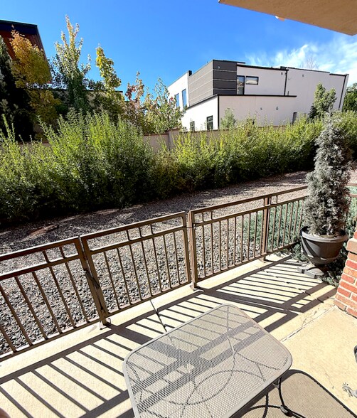 Building Photo - 2700 E Cherry Creek S Dr