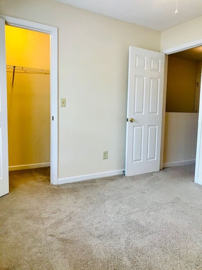 Building Photo - AVAILABLE NOW!! Great 2 Bedroom Townhome! Close CCU, CMC, Shopping, Restaurants & More!