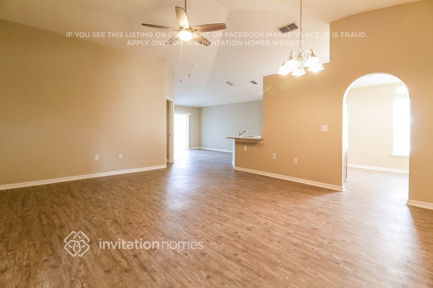 Building Photo - 3913 Upmann Dr