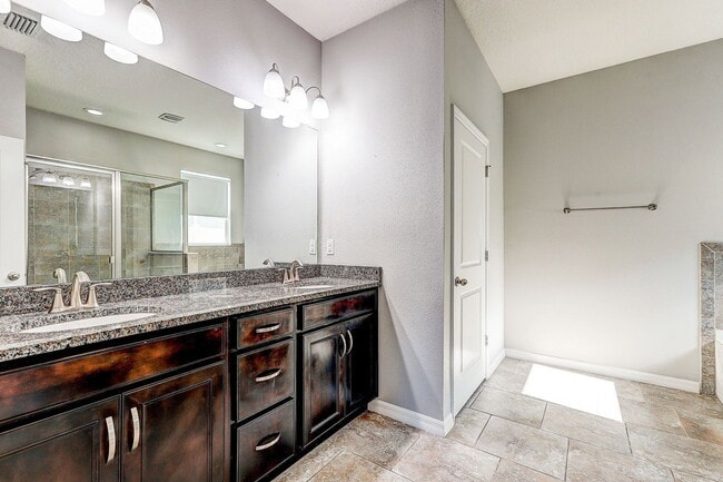 Building Photo - 32848 Sand Creek Dr