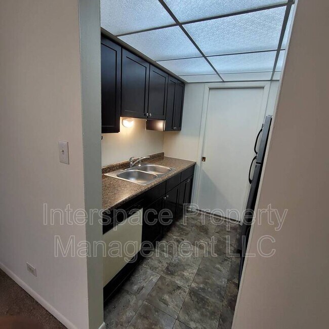 Building Photo - 9937 S Cicero Ave
