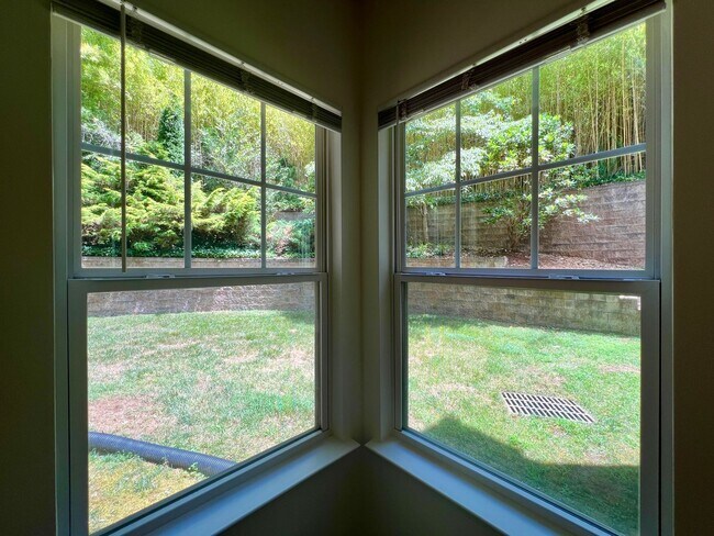 Building Photo - 3-Bed, 2-Bath Condo with Garage! One month...