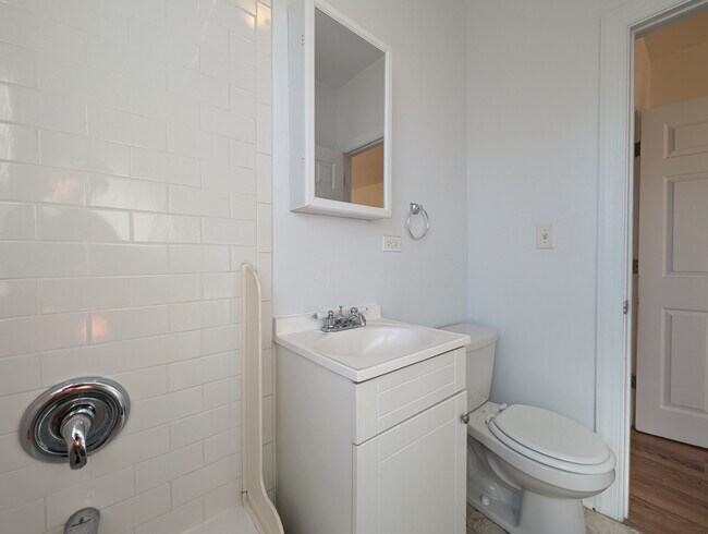 Building Photo - 2600 N Kimball Ave