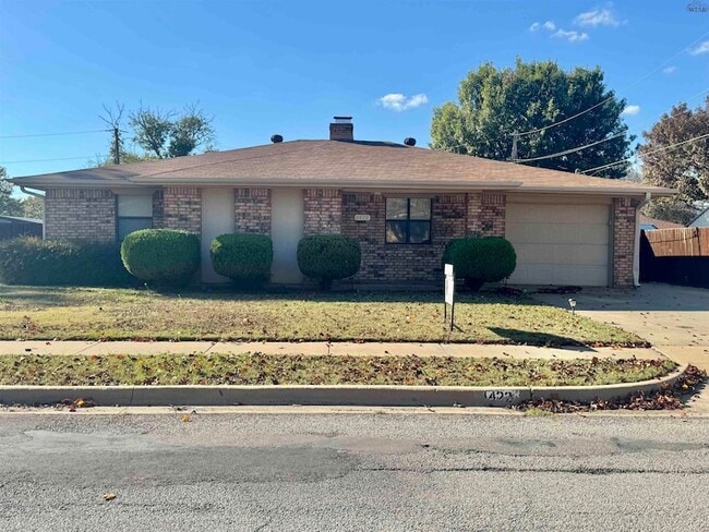 Primary Photo - 4422 McNiel Ave