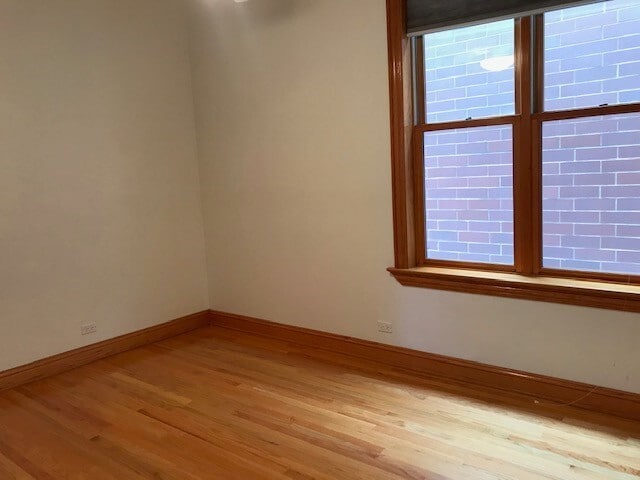 Building Photo - 1415 W Barry Ave