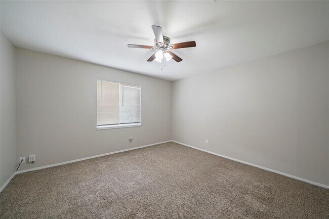 Building Photo - 643 Ames St