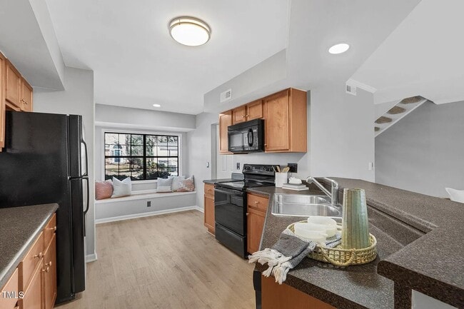 Building Photo - 7706 Falcon Rest Cir