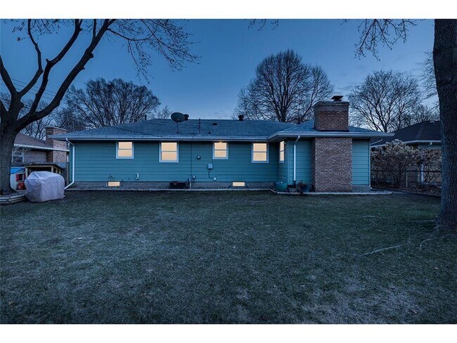 Building Photo - 6418 37th Ave N