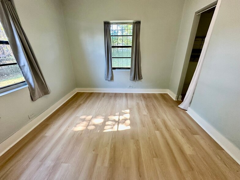 Building Photo - 15920 Bunche Park School Dr