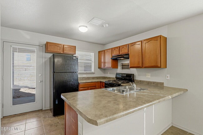 Building Photo - 2328 Honey Dew St