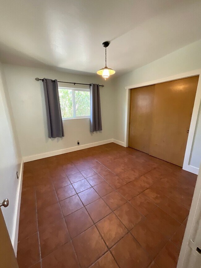 Building Photo - Eastside home with privacy on cul-de-sac