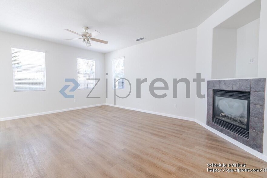 Building Photo - 3301 Myna Way