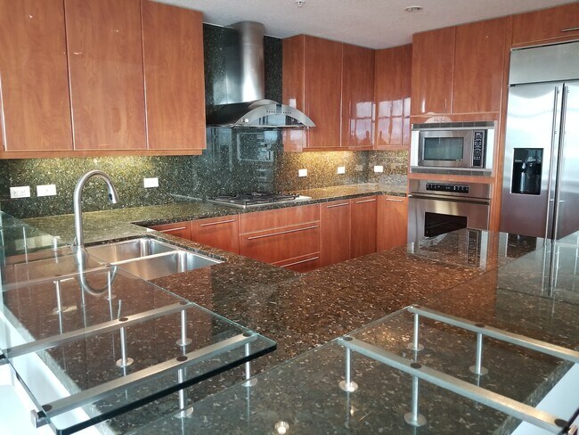 Building Photo - 1199 Pacific Hwy