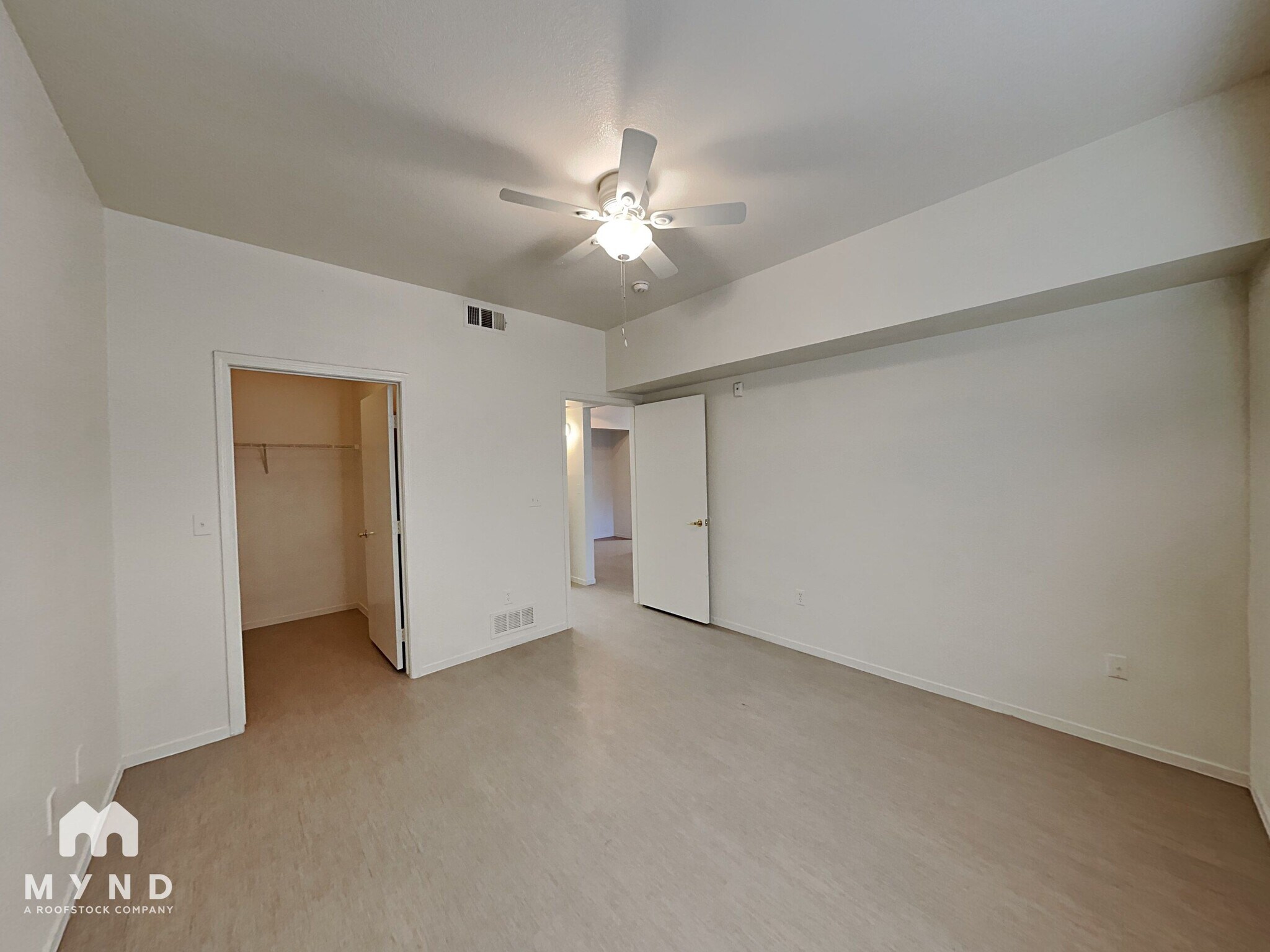 Building Photo - 9620 W Russell Rd