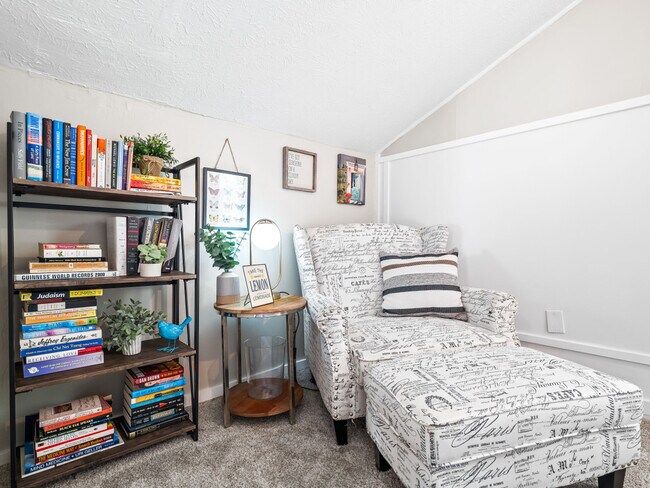 Building Photo - 971 Hayes Ave