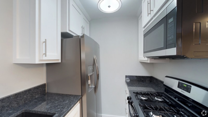 Building Photo - 203 E Hurd St